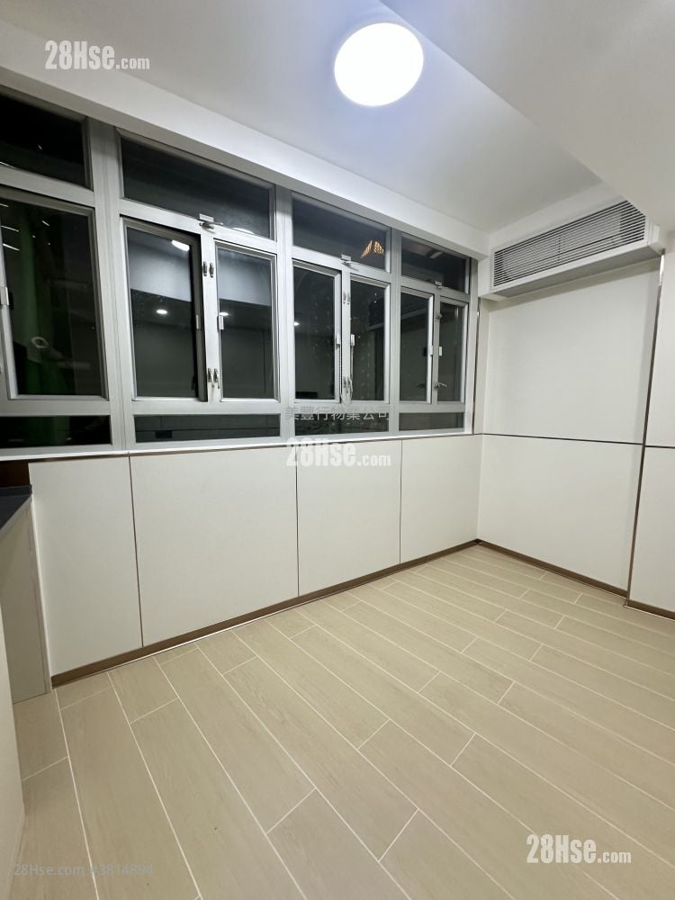 單幢樓房 租盤 開放式間隔 , 1 浴室 130 平方呎