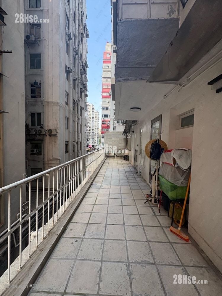 百德大廈 售盤 3 房 688 平方呎