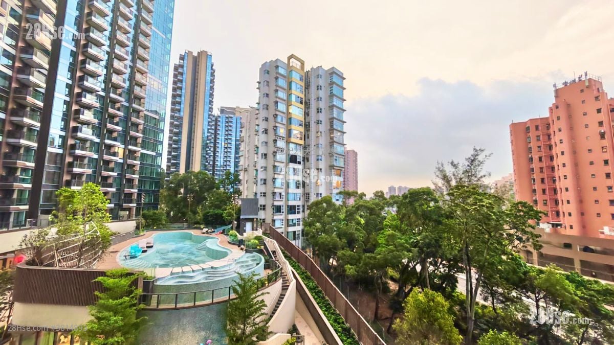 Gold Coast Bay Sell 4 Bedrooms , 3 Bathrooms 312 ft²