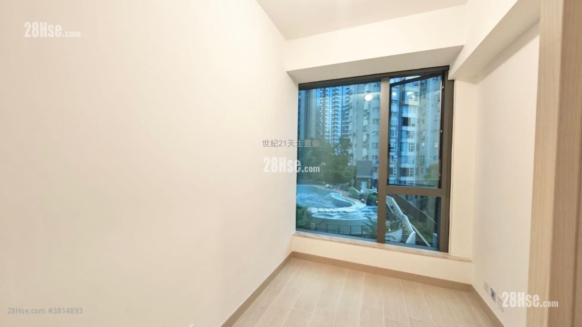 Gold Coast Bay Sell 4 Bedrooms , 3 Bathrooms 312 ft²