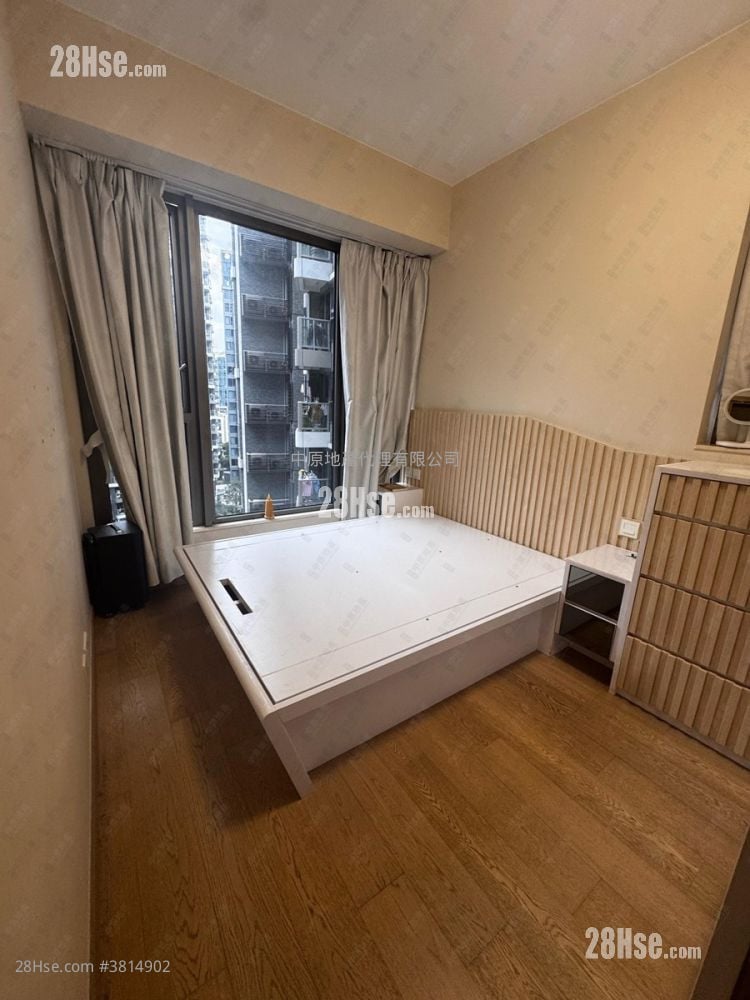 Solaria Sell 3 Bedrooms 597 ft²