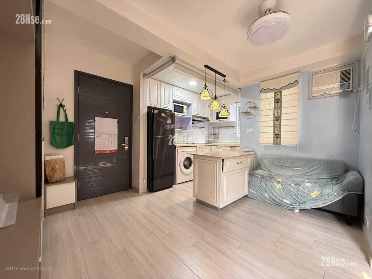 Sunshine Plaza Rental 3 Bedrooms , 2 Bathrooms 357 ft²