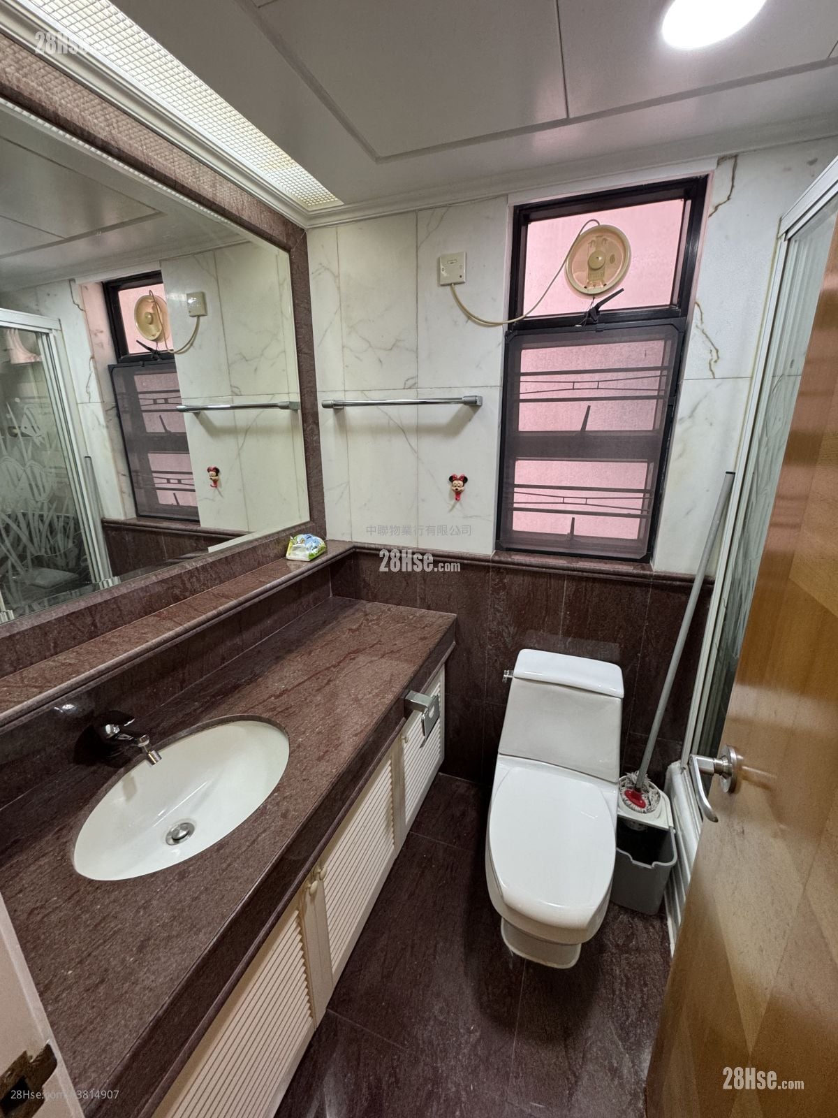 Pristine Villa Rental 817 ft²