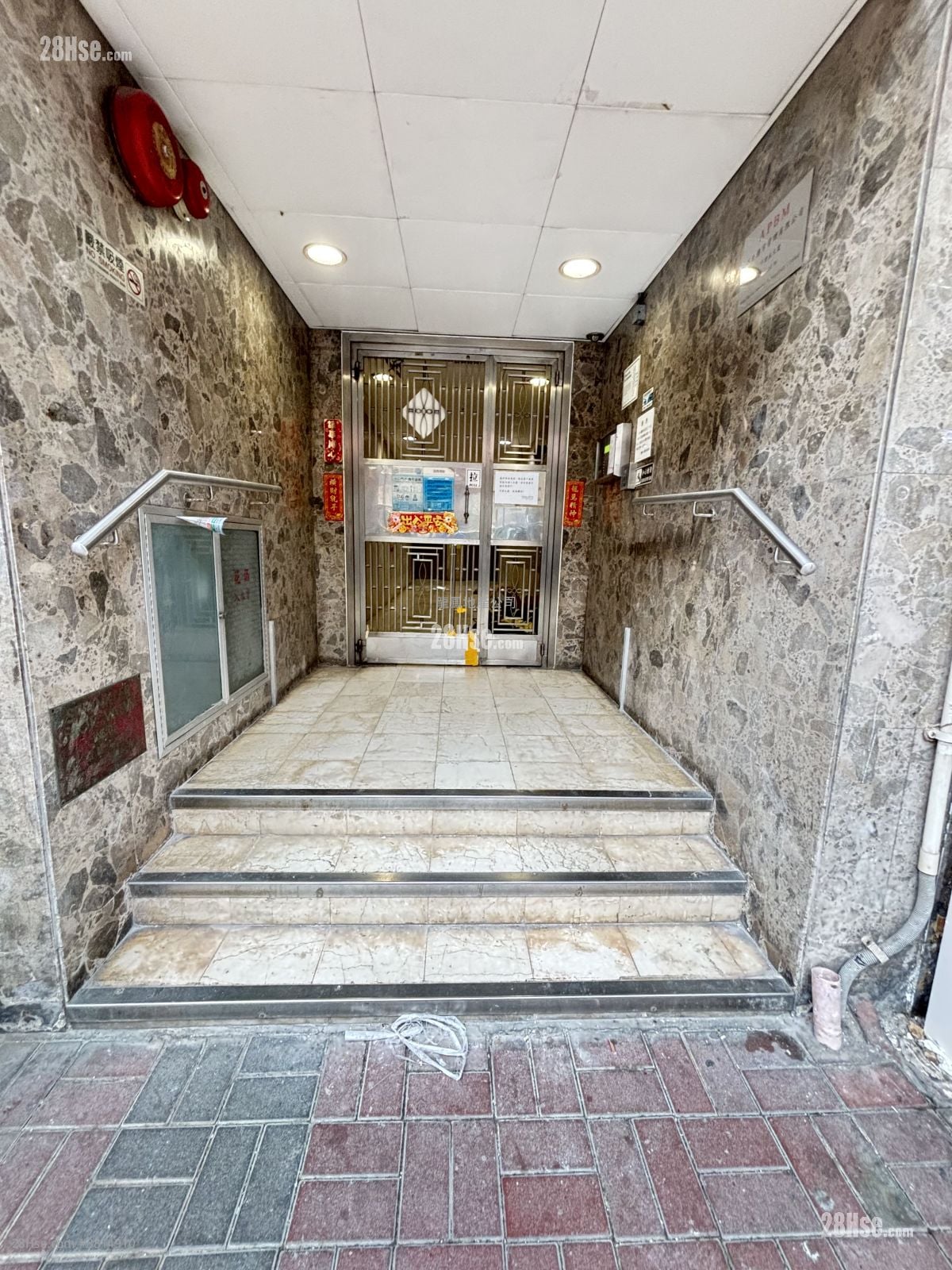 Portland Building Rental 2 Bedrooms , 1 Bathroom 245 ft²