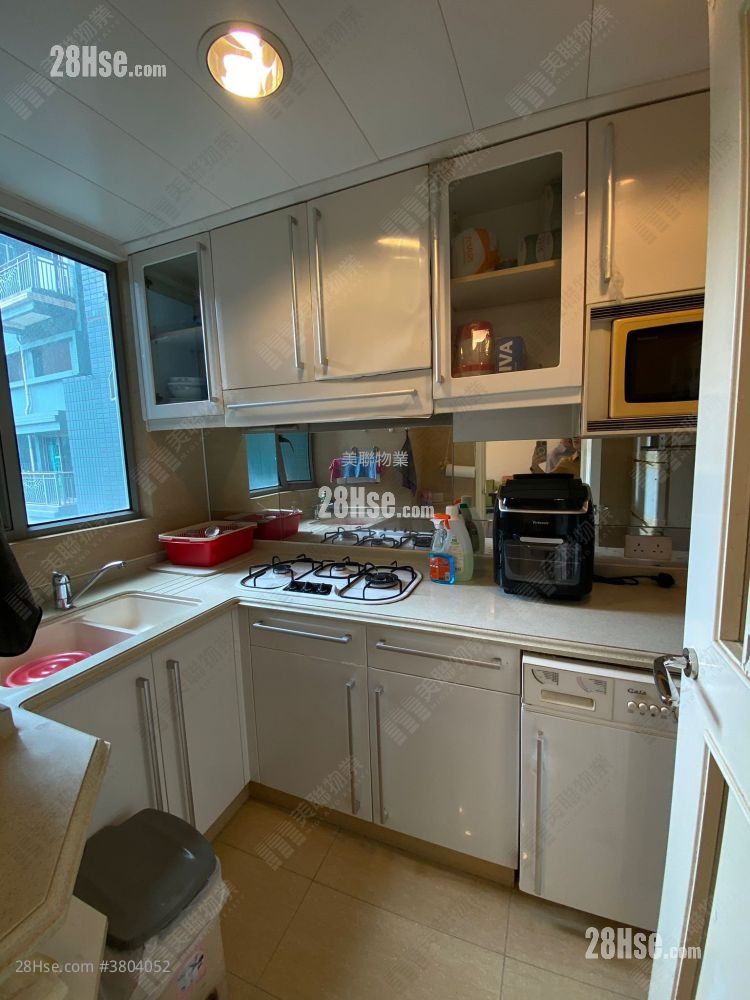 kitchen: Caribbean Coast Sell 2 Bedrooms , 1 Bathroom 548 ft²