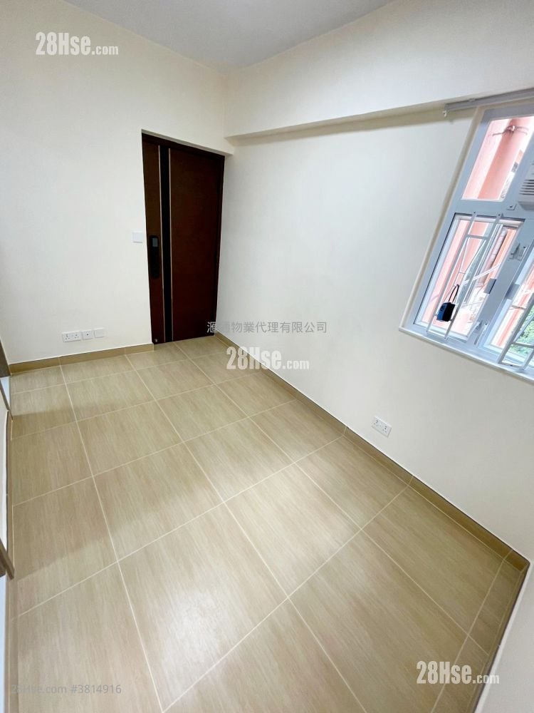 Hoi Ning Building Sell 2 Bedrooms , 1 Bathroom 279 ft²