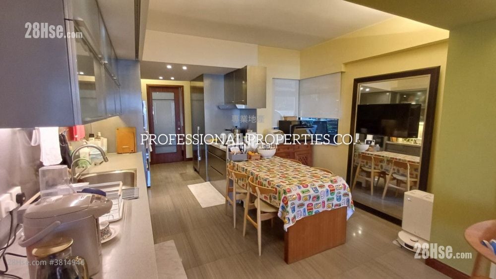 倚雲閣 售盤 3 房 , 2 浴室 1,213 平方呎