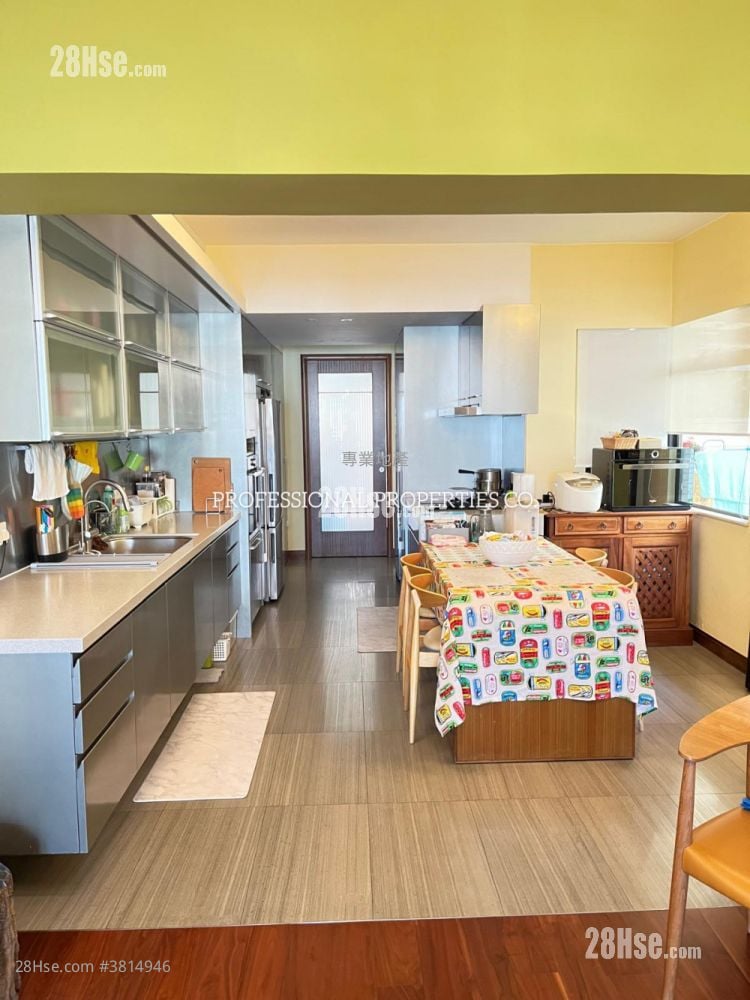 倚雲閣 售盤 3 房 , 2 浴室 1,213 平方呎