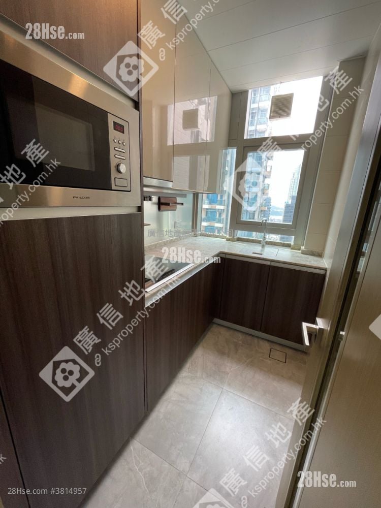 L Living 23 Rental 2 Bedrooms , 1 Bathroom 466 ft²