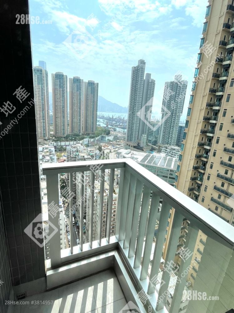 L Living 23 Rental 2 Bedrooms , 1 Bathroom 466 ft²