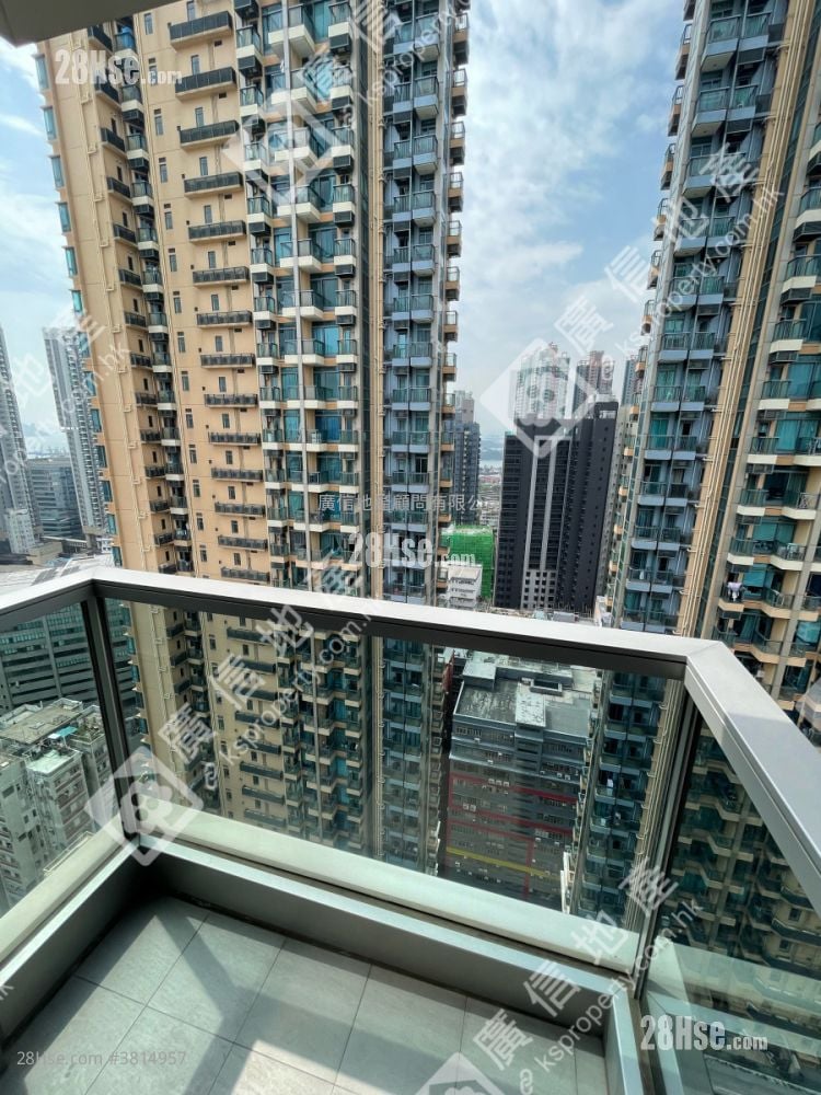 L Living 23 Rental 2 Bedrooms , 1 Bathroom 466 ft²