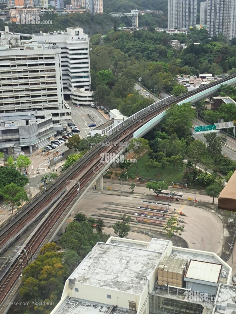 Yue Tin Court Sell 2 Bedrooms , 1 Bathroom 449 ft²