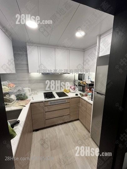 Clarke Mansion Sell 5+ Bedrooms 1,272 ft²