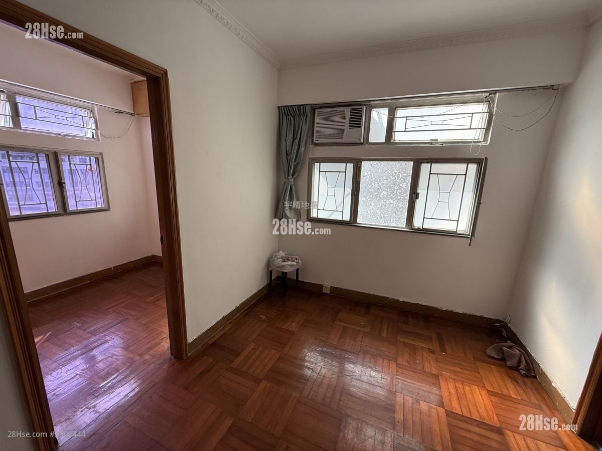 Lee Tak Cheong Mansion Sell 2 Bedrooms , 1 Bathroom