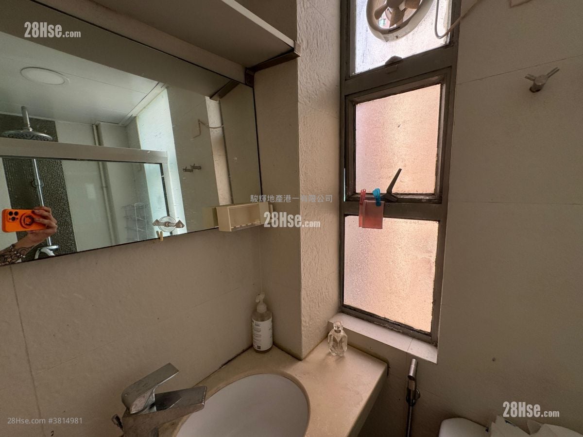 Siu Nin Building Rental Studio , 1 Bathroom 108 ft²