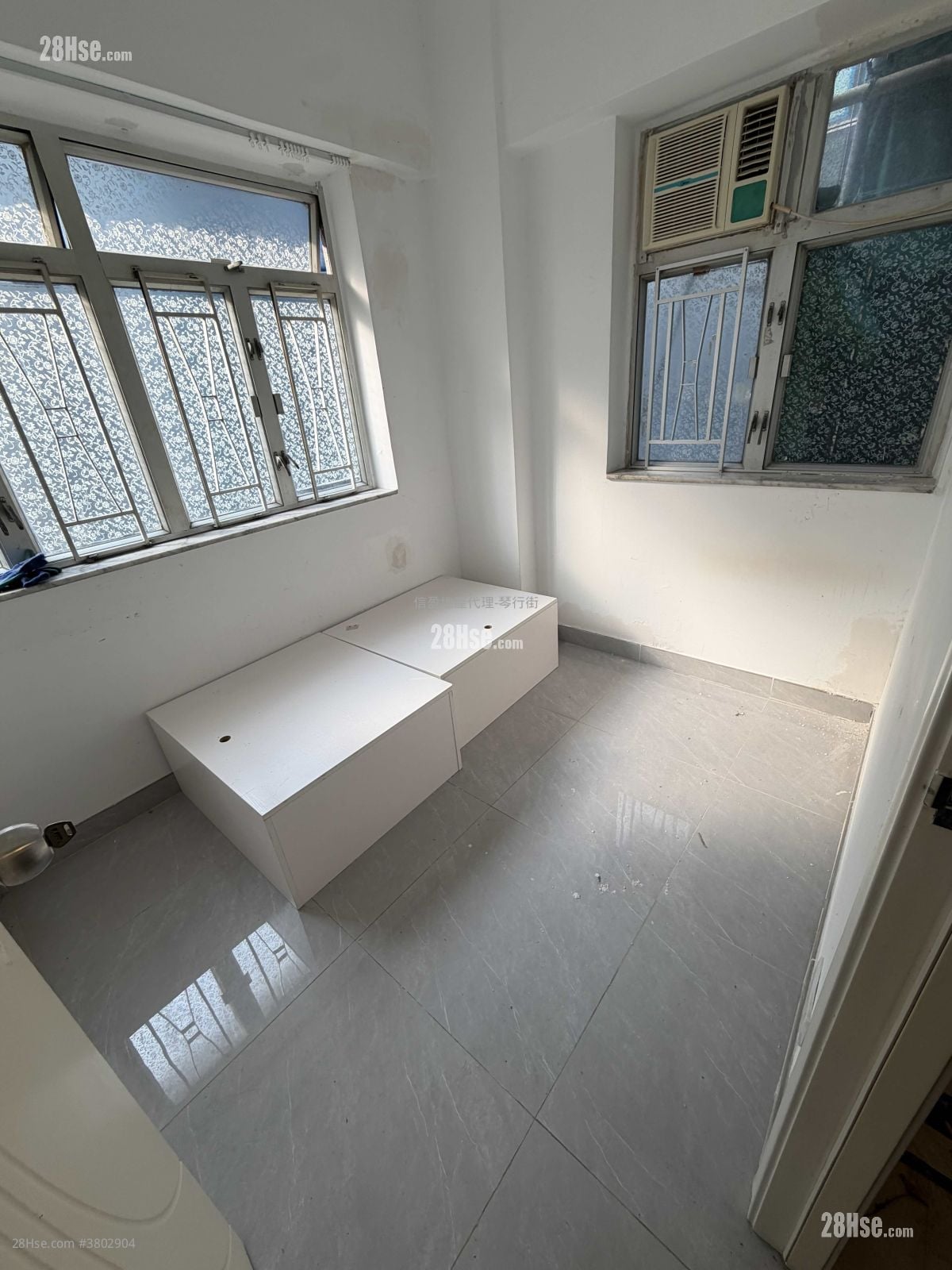 Nam Tin Building Rental 2 Bedrooms , 1 Bathroom 300 ft²