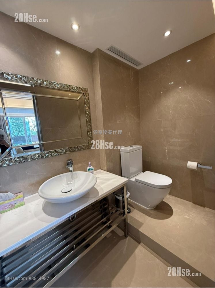 Strawberry Hill Rental 4 Bedrooms , 3 Bathrooms 2,903 ft²