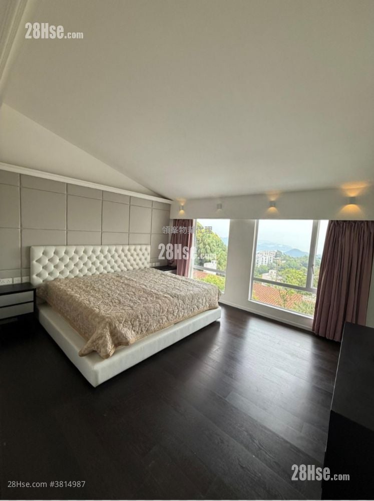 Strawberry Hill Rental 4 Bedrooms , 3 Bathrooms 2,903 ft²