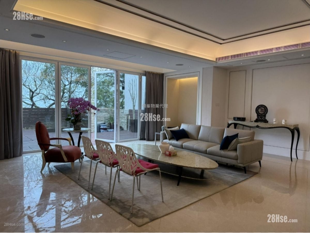 Strawberry Hill Rental 4 Bedrooms , 3 Bathrooms 2,903 ft²