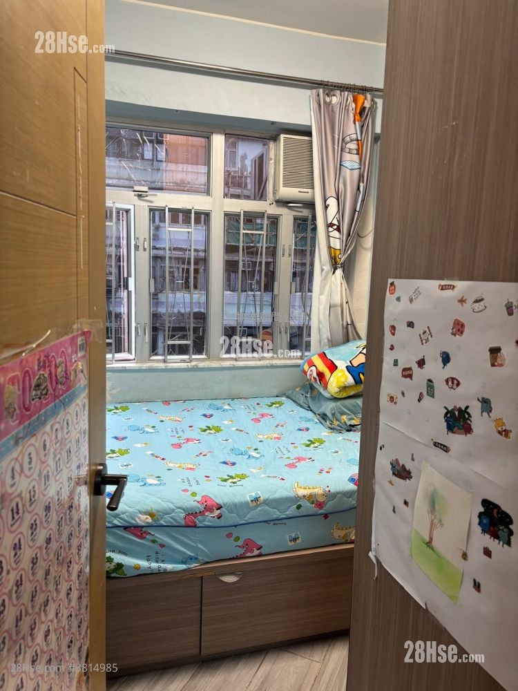 Kin On Mansion Sell 2 Bedrooms , 1 Bathroom 319 ft²