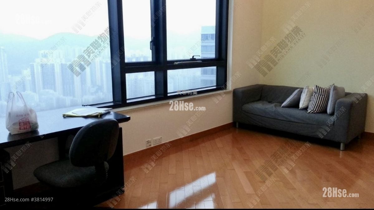 living room: Chelsea Court Sell 2 Bedrooms , 1 Bathroom 554 ft²