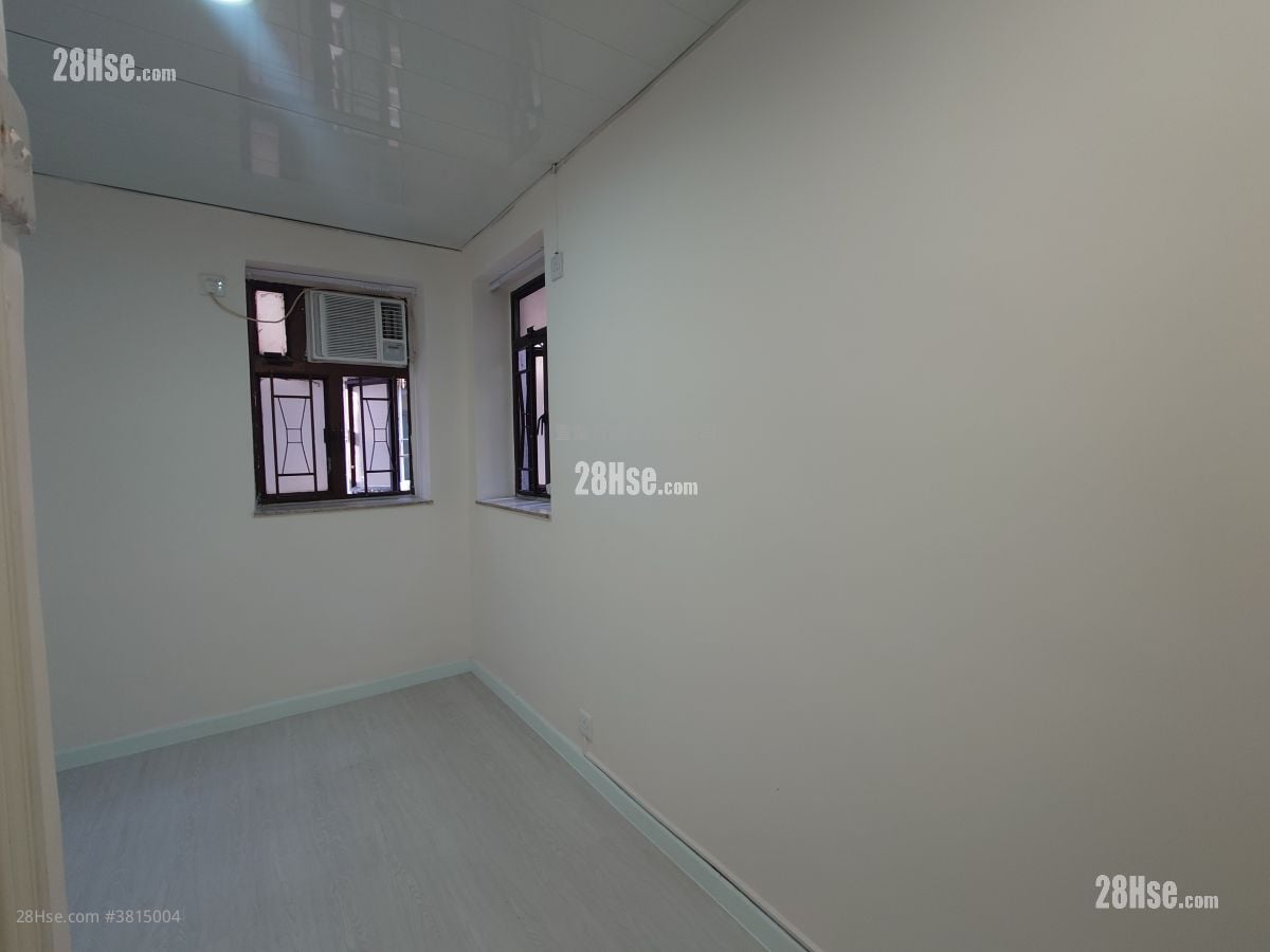 Apartment Rental 3 Bedrooms , 1 Bathroom 454 ft²