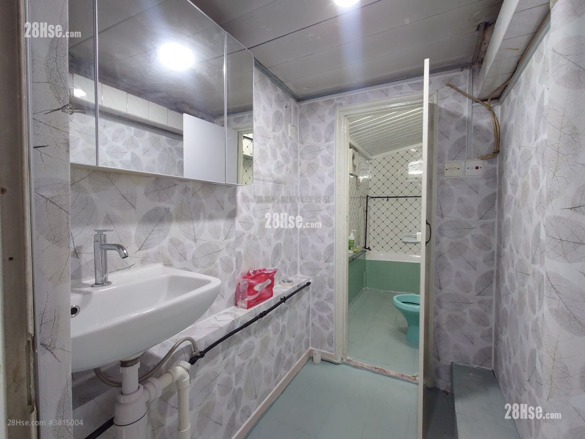 Apartment Rental 3 Bedrooms , 1 Bathroom 454 ft²