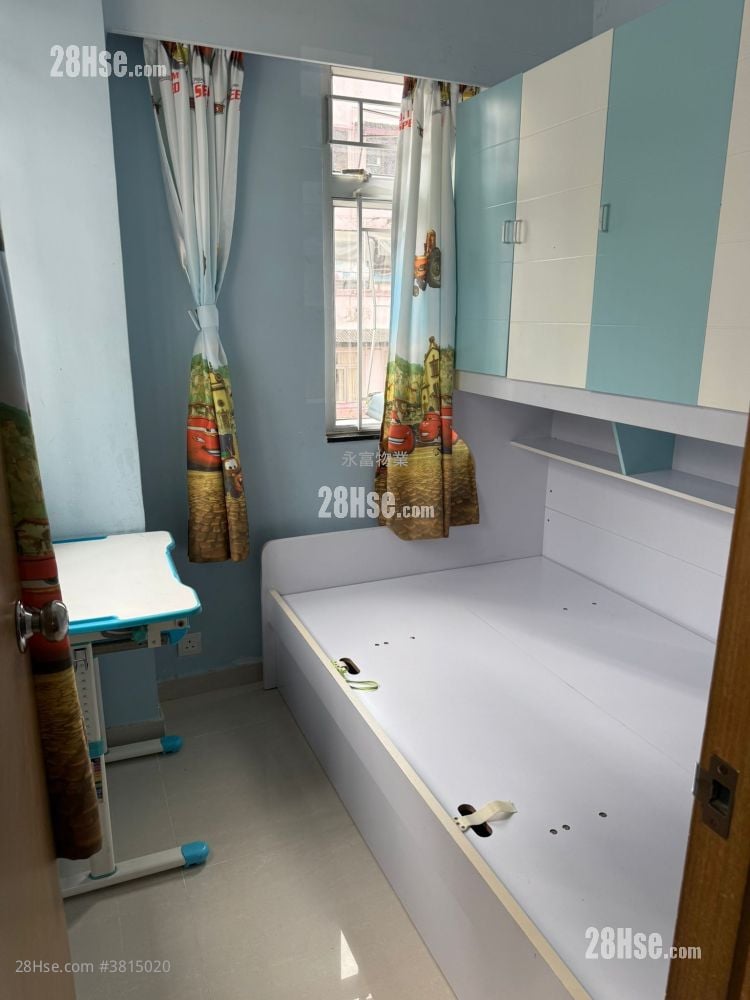 Sun Sing Buiding Sell 3 Bedrooms 445 ft²