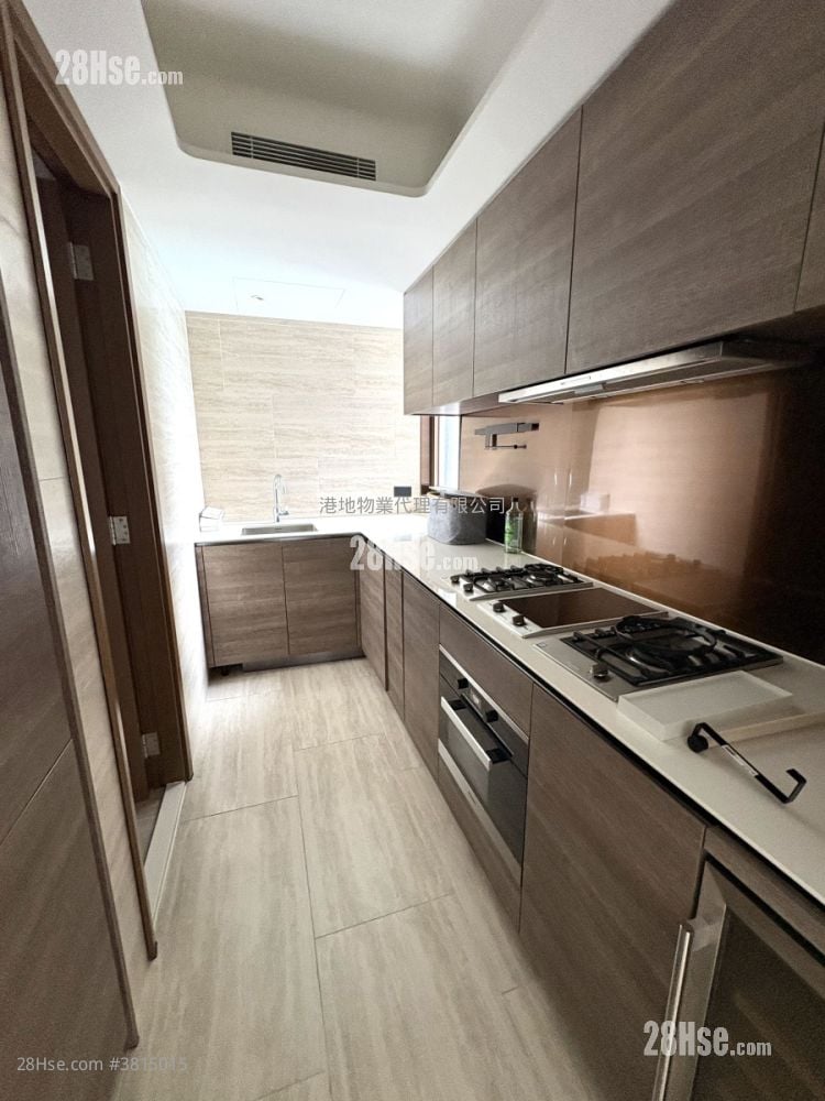 Lp10 Sell 4 Bedrooms , 3 Bathrooms 1,002 ft²