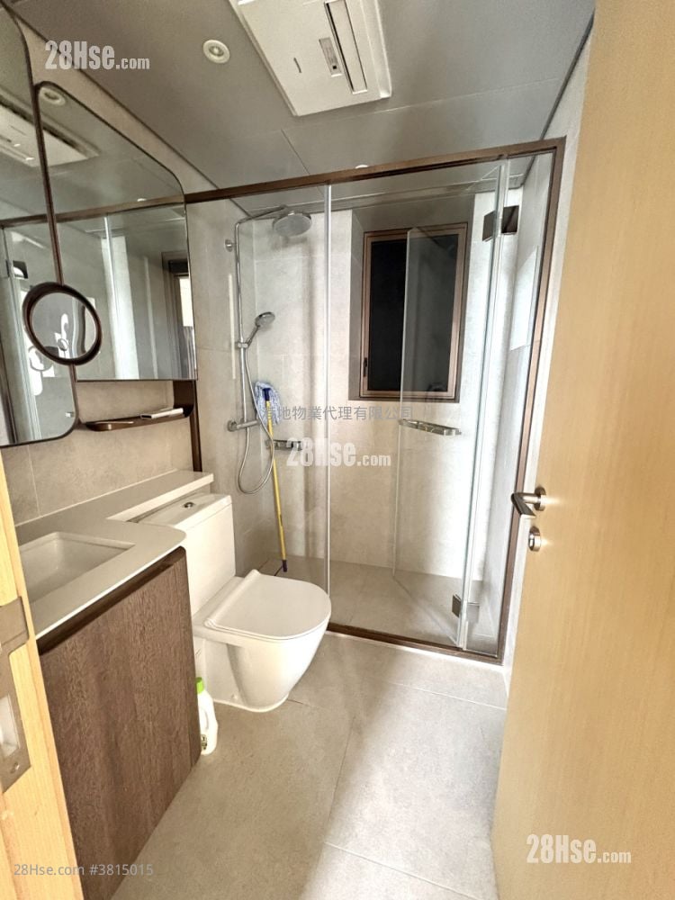 Lp10 Sell 4 Bedrooms , 3 Bathrooms 1,002 ft²