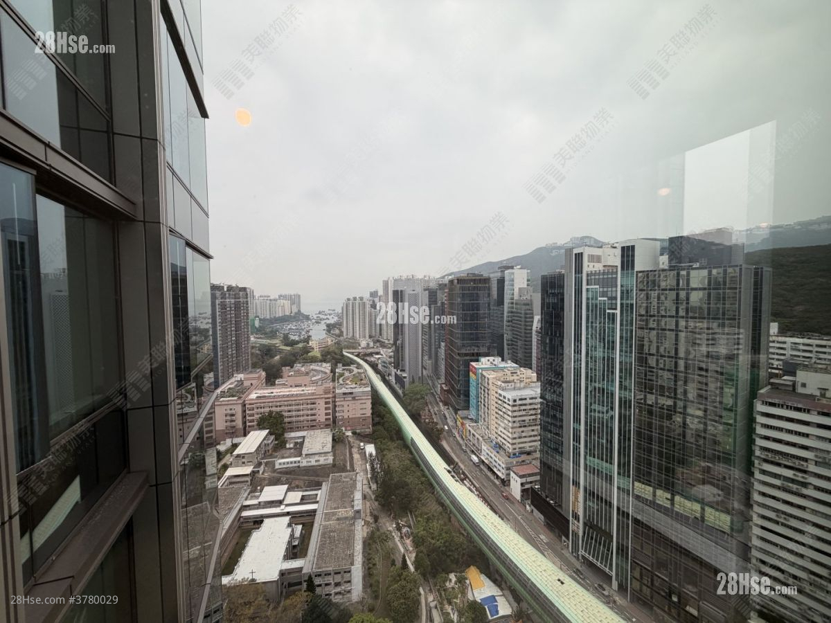 The Southside Sell 3 Bedrooms , 3 Bathrooms 972 ft²