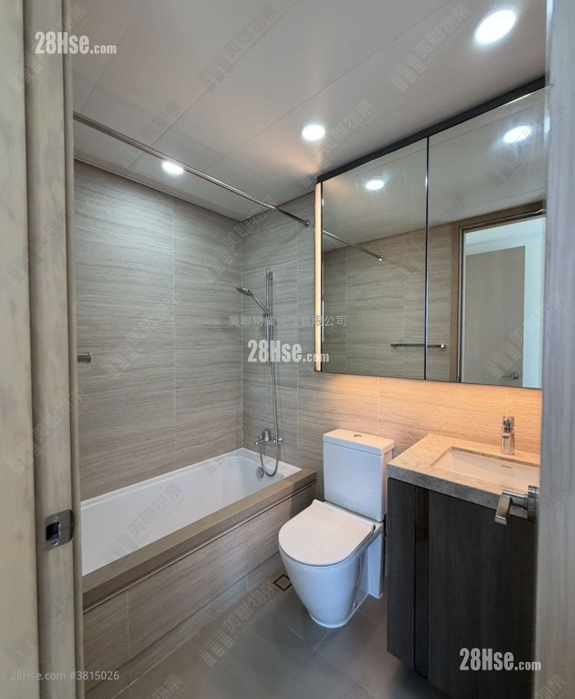 LP6 售盘 3 房 , 2 浴室 728 平方尺