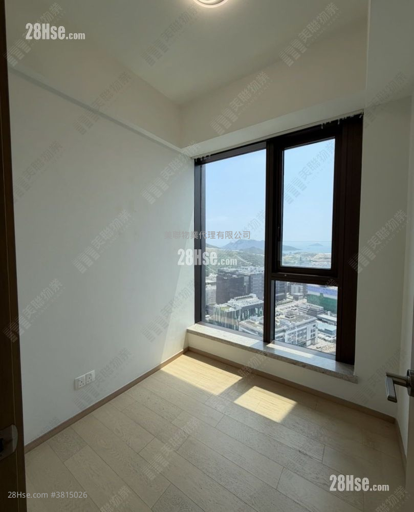 LP6 售盘 3 房 , 2 浴室 728 平方尺