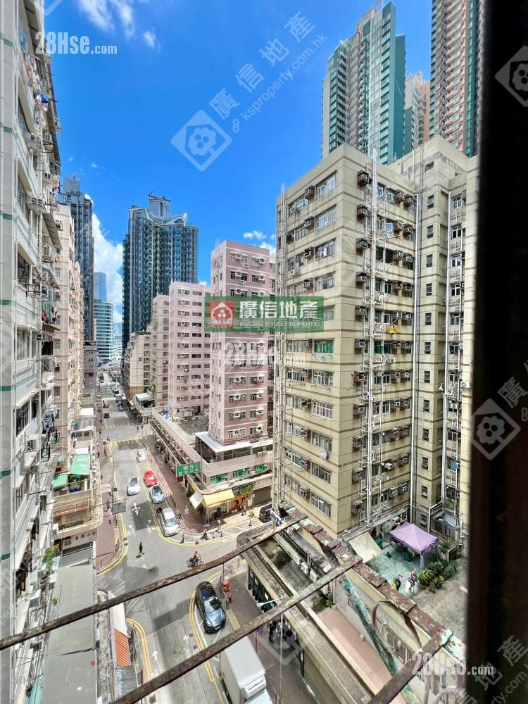 Chung Hing Building Sell 2 Bedrooms , 1 Bathroom 374 ft²