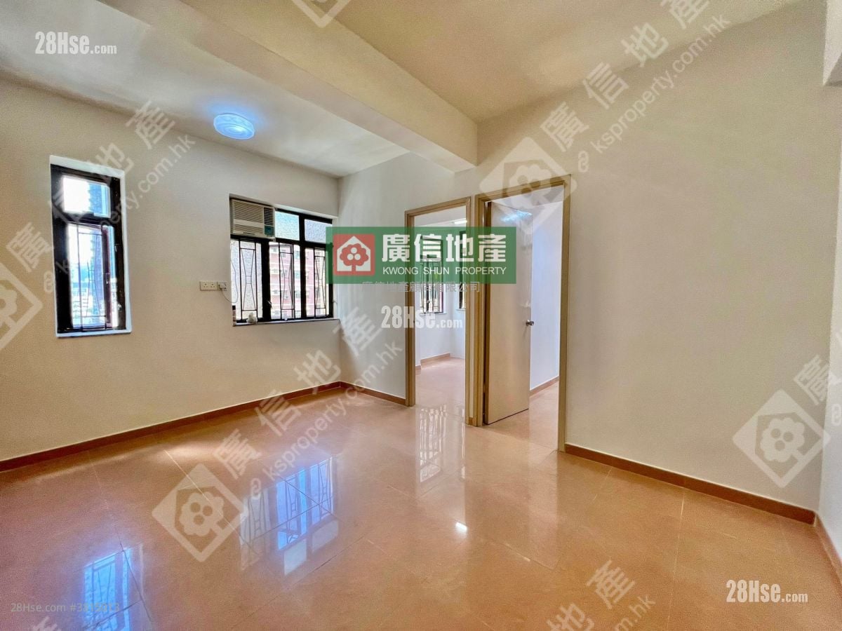 Chung Hing Building Sell 2 Bedrooms , 1 Bathroom 374 ft²