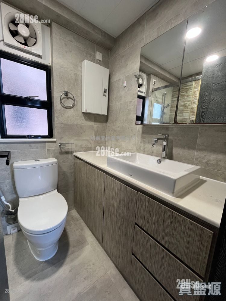 新港城 售盘 3 房 519 平方尺