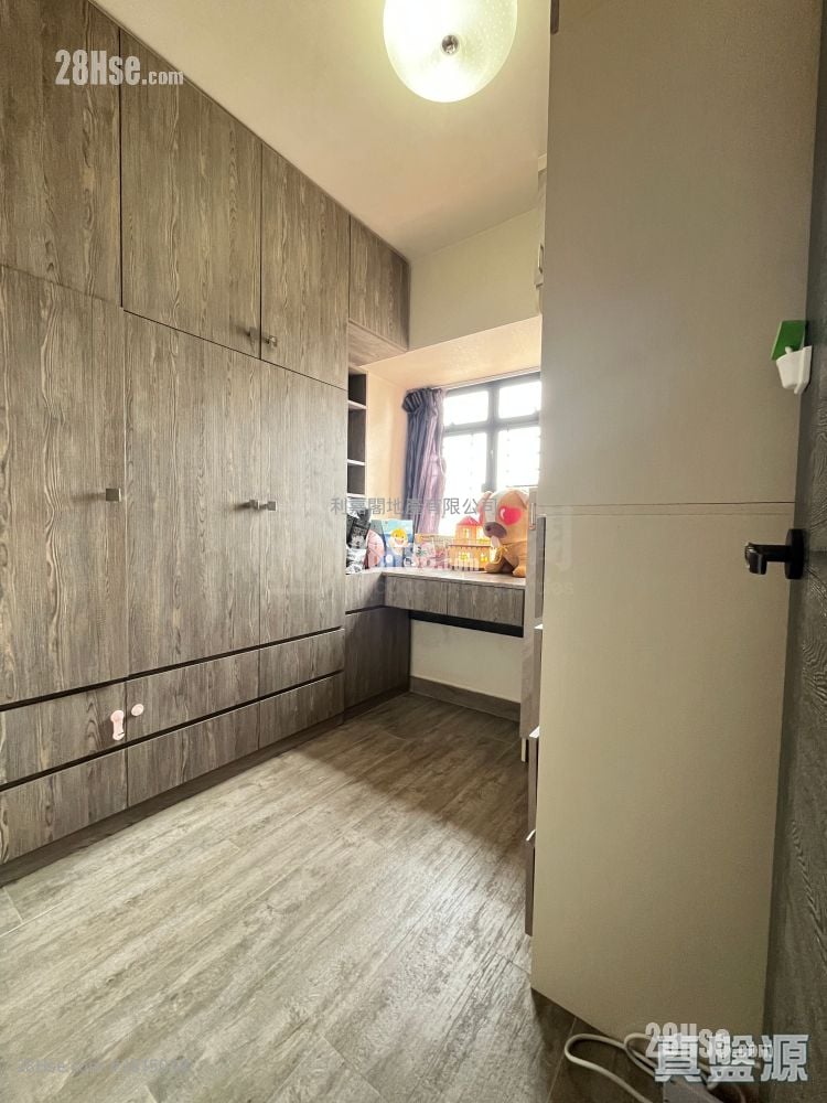 新港城 售盘 3 房 519 平方尺