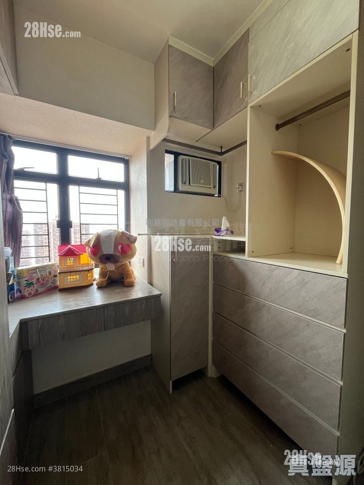 新港城 售盘 3 房 519 平方尺