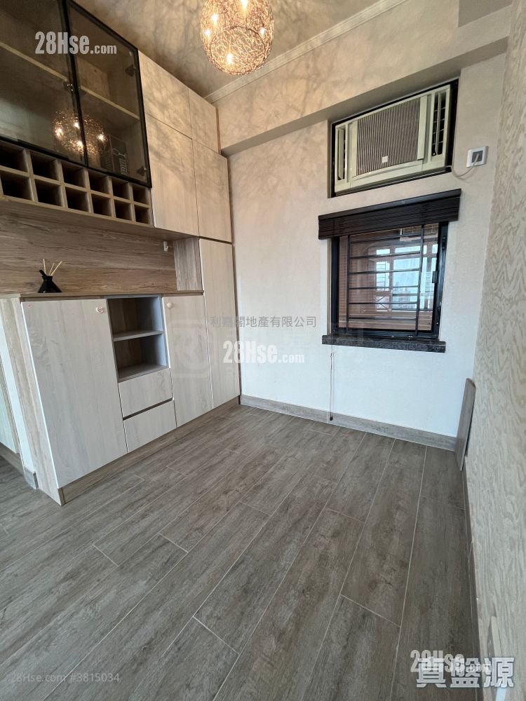 新港城 售盘 3 房 519 平方尺