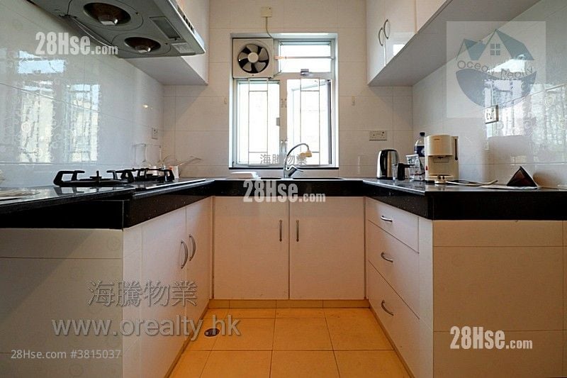 村屋 售盘 3 房 , 2 浴室 700 平方尺