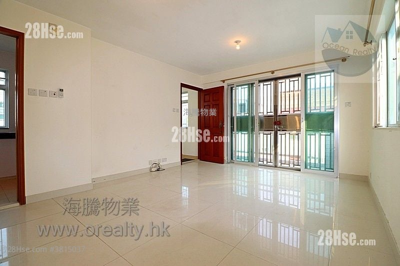 村屋 售盘 3 房 , 2 浴室 700 平方尺