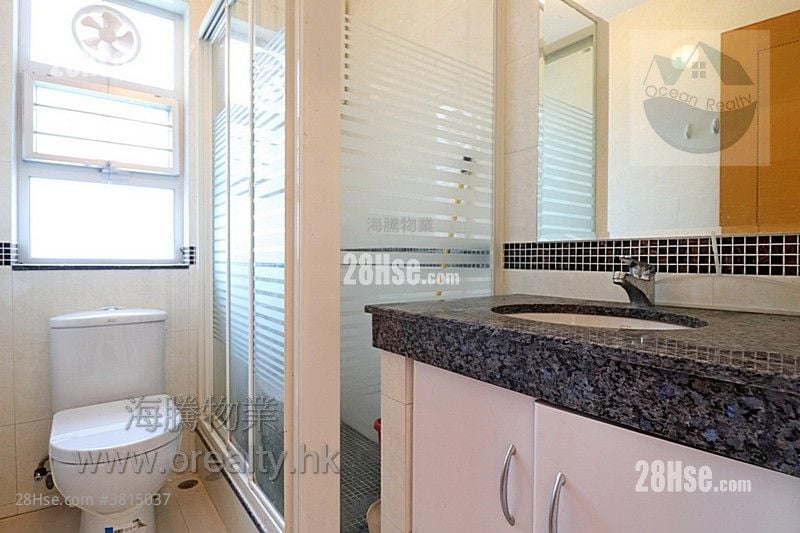 村屋 售盘 3 房 , 2 浴室 700 平方尺