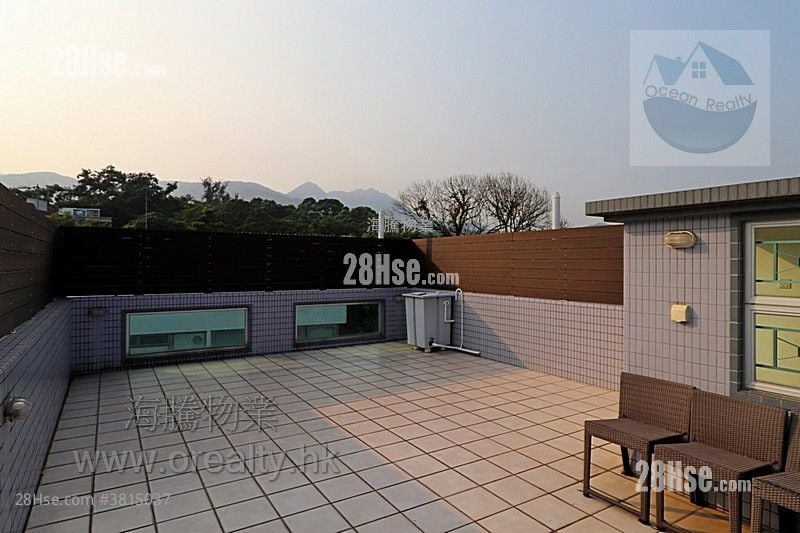 村屋 售盘 3 房 , 2 浴室 700 平方尺