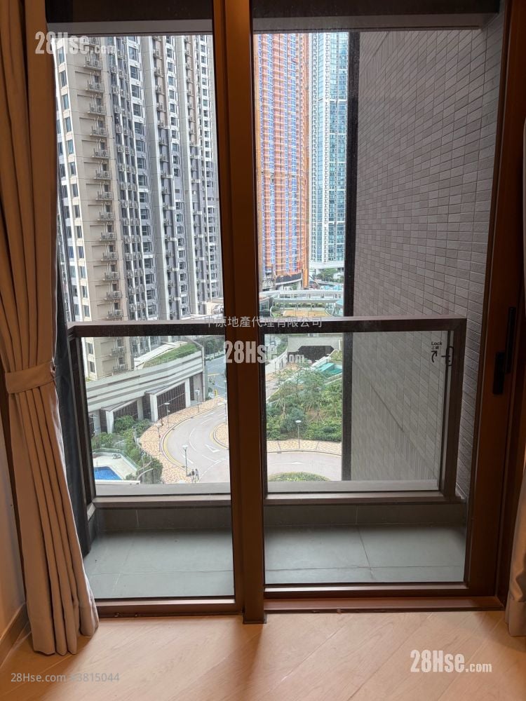 Lp10 Sell 2 Bedrooms 512 ft²