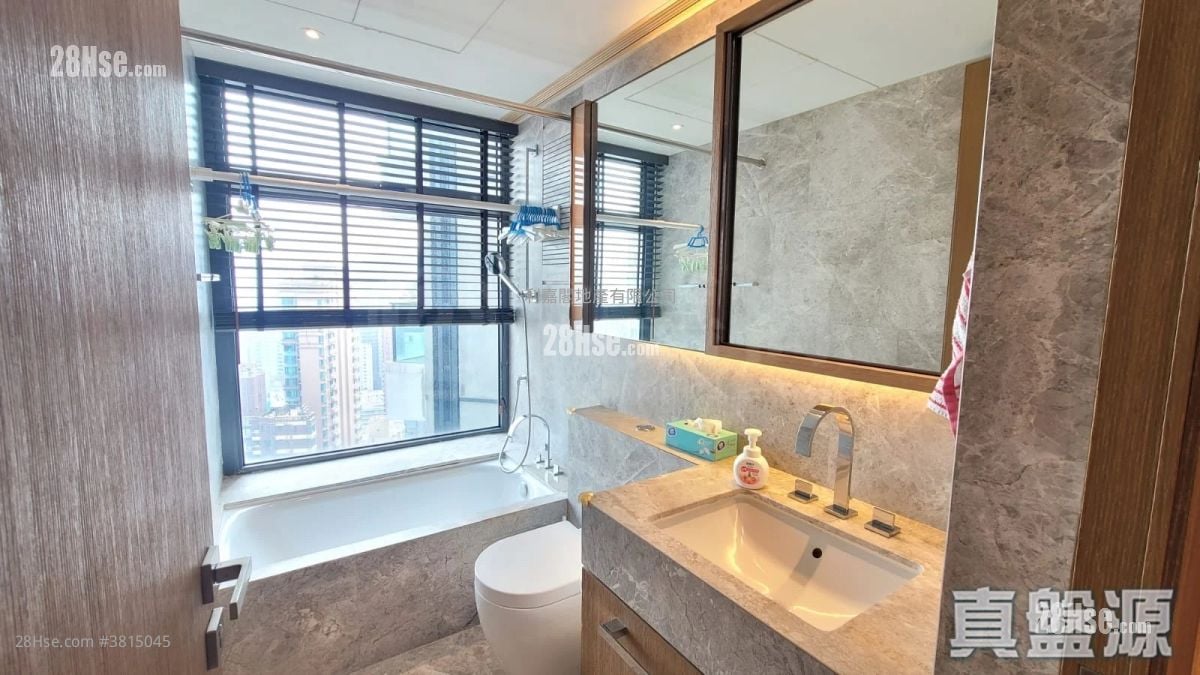 Azura Sell 4 Bedrooms 1,598 ft²