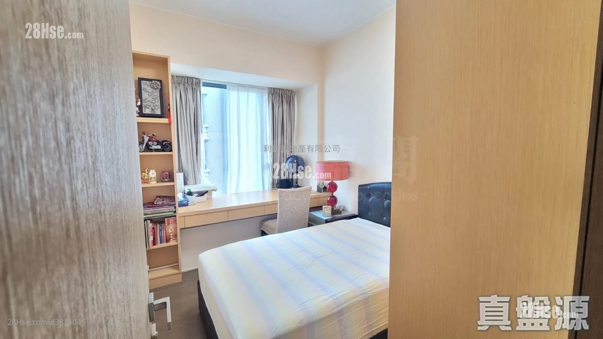 Azura Sell 4 Bedrooms 1,598 ft²