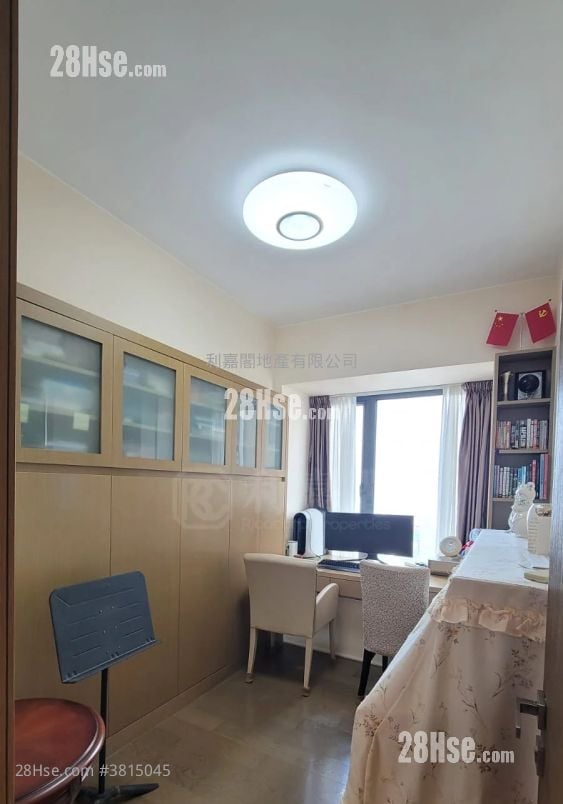 Azura Sell 4 Bedrooms 1,598 ft²