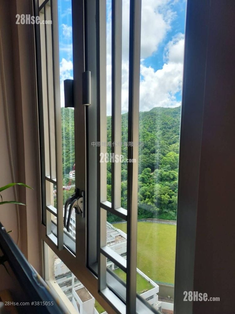 Hong Sing Garden Sell 3 Bedrooms 592 ft²