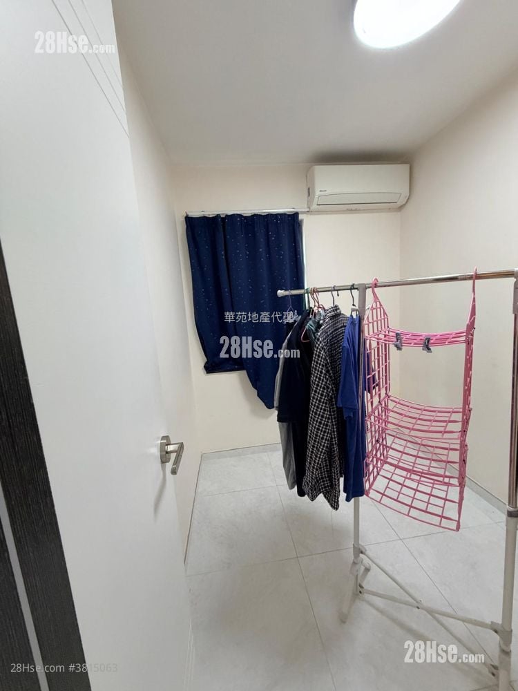 Village Rental 3 Bedrooms , 1 Bathroom 700 ft²