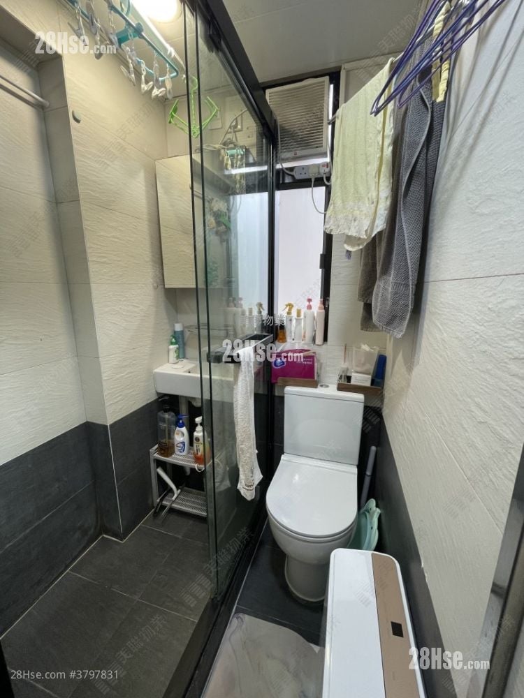 Chi Wing Court Sell 1 Bedroom 184 ft²